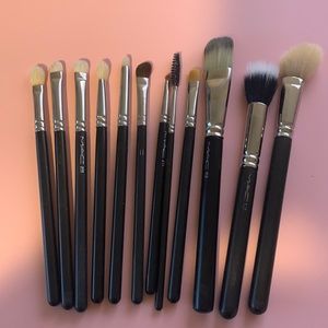 MAC Brush Set - 12 Brushes